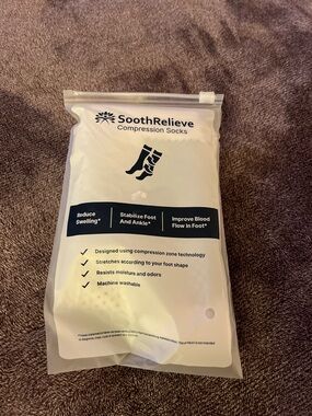 SoothRelieve White Compression Foot Socks